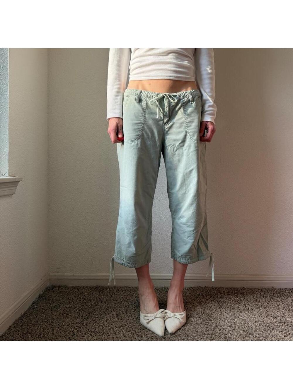 Vintage authentic y2k Union Bay low rise wide leg light mint green cargo capris